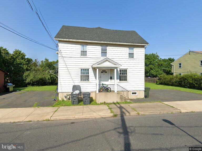 Primary Photo - 122 S Hellertown Ave