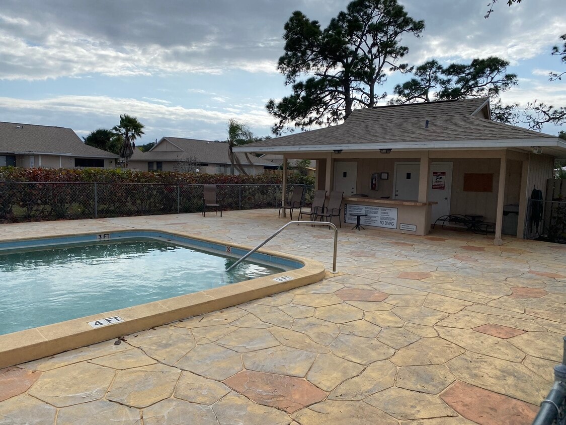Primary Photo - 27600 Southview Drive