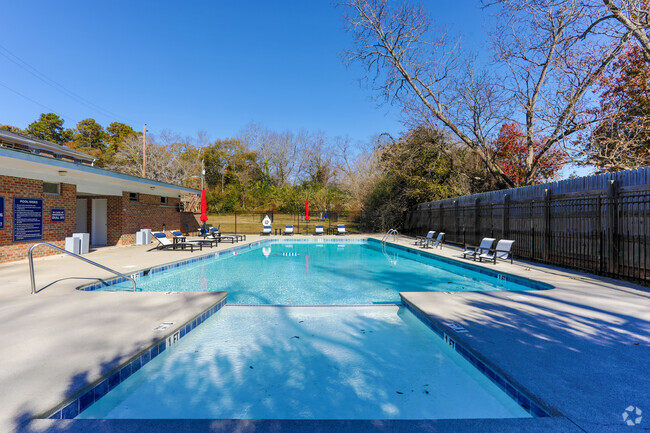 Exterior Amenities Photo - Venue at Carrollton