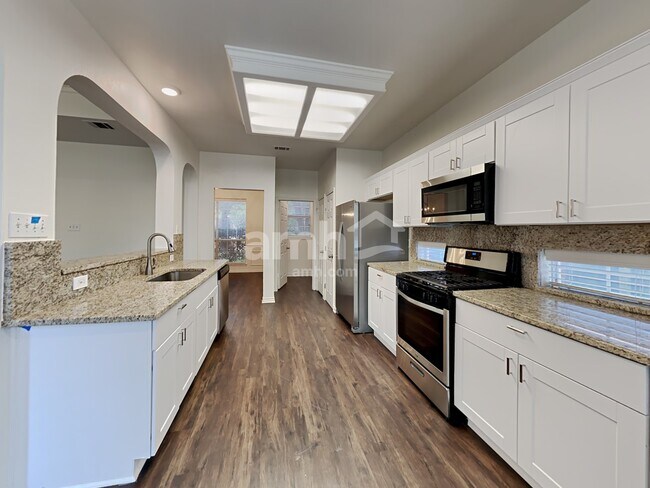 Foto del edificio - 636 Cherry Tree Drive