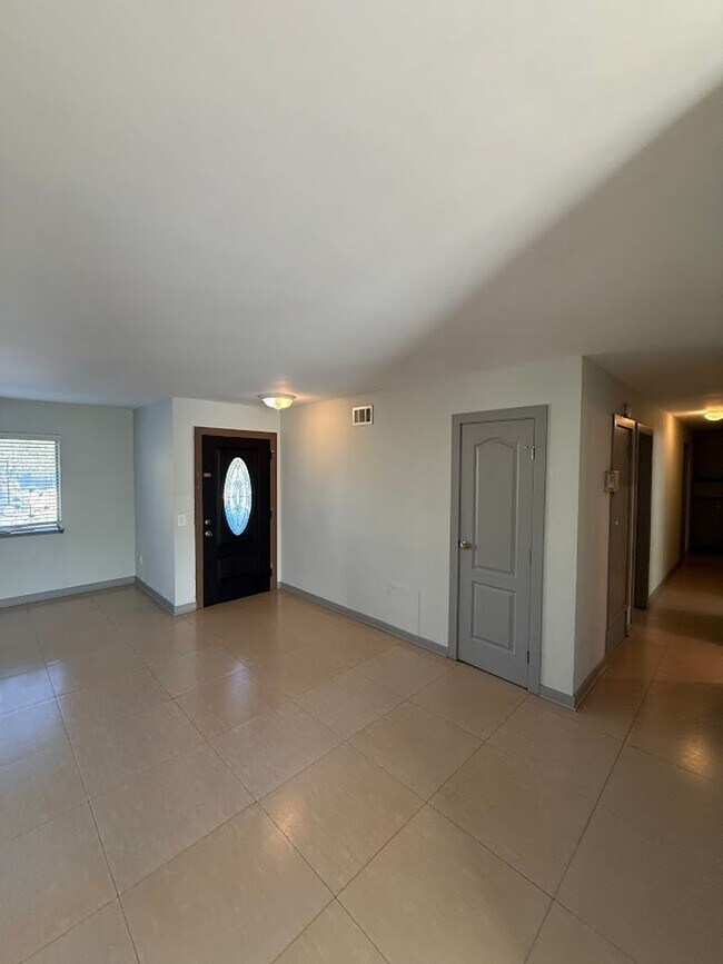 Foto del edificio - 11725 Monogram Ave