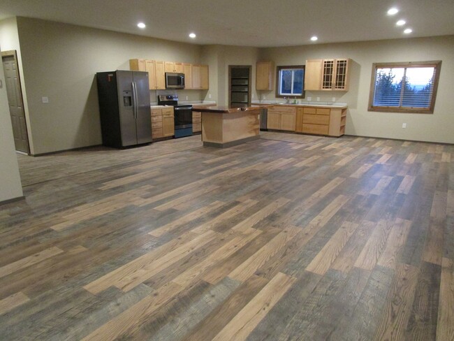 Foto del edificio - Custom Home in Ochoco West - Water/Sewer I...