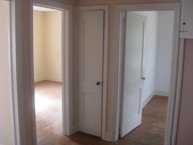Building Photo - 3262 Camden Circle