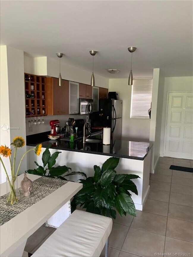 Foto del edificio - 750 NE 64th St