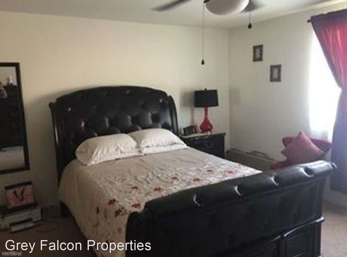 Primary Photo - 5 br, 3 bath House - 34322 Blossoms Dr.