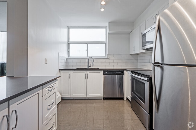 1BR, 1BA - 724SF - Kitchen - 3480 Havenwood Drive