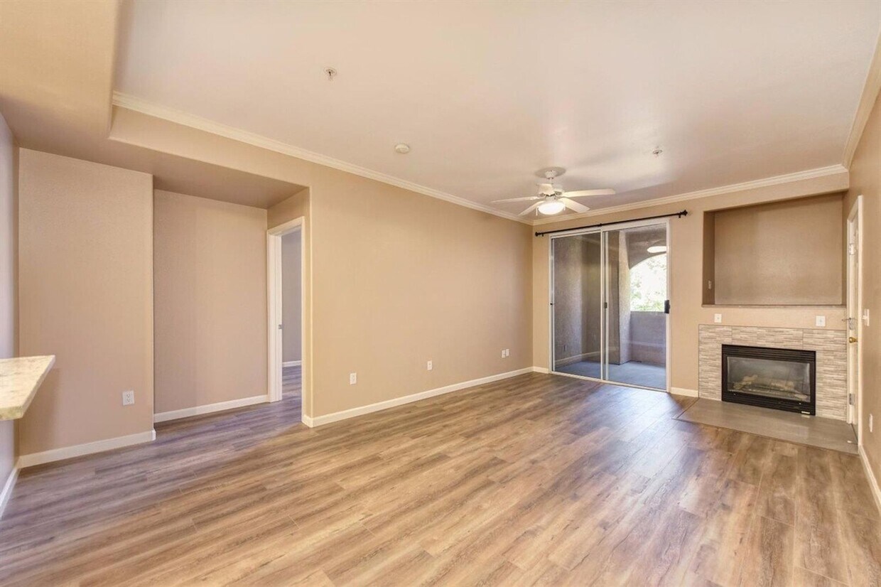 Primary Photo - NICE 3 BEDROOM CONDO, 2 BATH, & 2 CAR GARA...