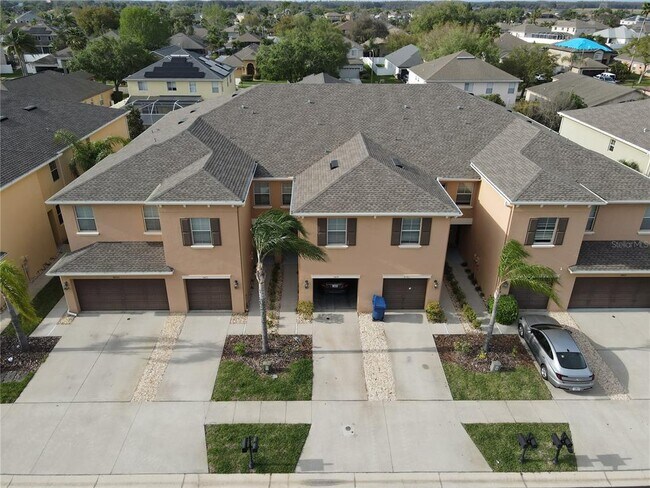 Foto del edificio - 9481 Trumpet Vine Loop