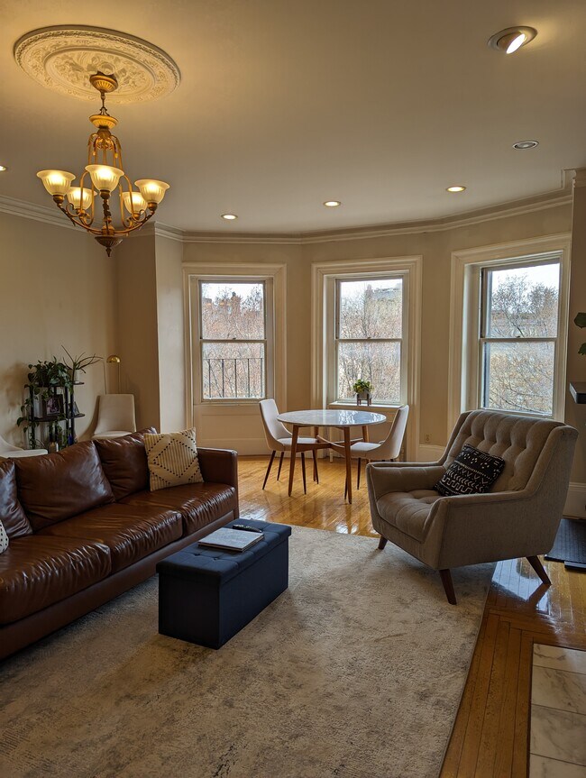 Building Photo - 16 Commonwealth Ave