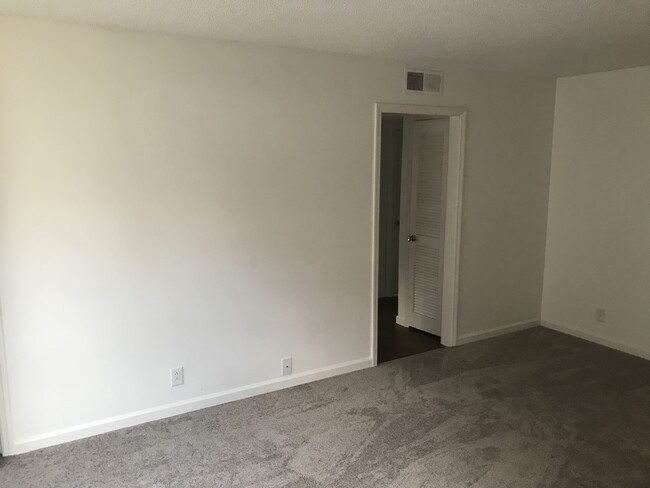 Building Photo - 544 Tulip Grove Rd