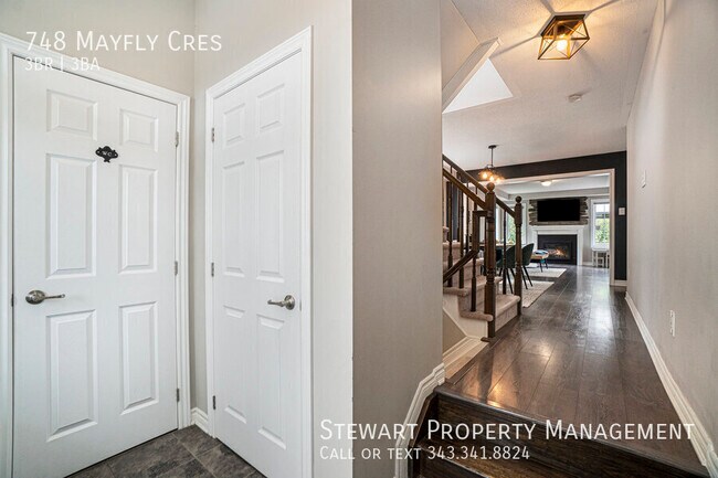 Building Photo - 748 Mayfly Cres