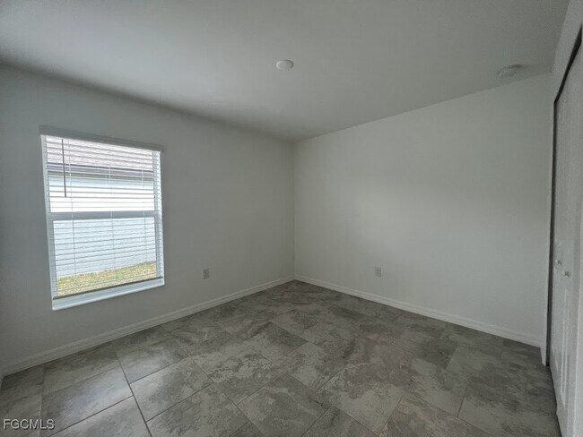 Foto del edificio - 4085 Villa Doria Ct