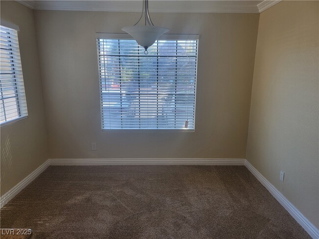 Foto del edificio - 2700 N Rainbow Blvd