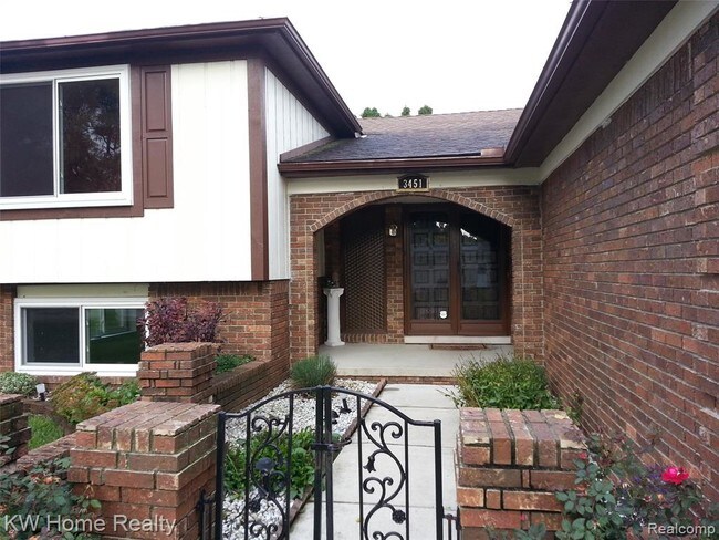 Building Photo - 3451 Cleveland Dr