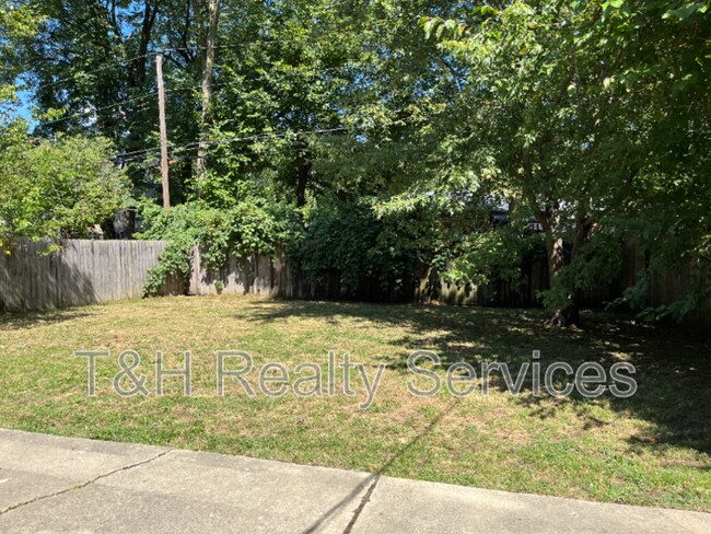 Foto del edificio - 8238 Wysong Dr