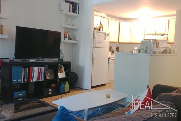 Building Photo - 14 Saint Johns Pl