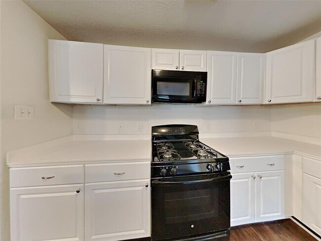 Foto del edificio - 21530 Daylily Hills Dr