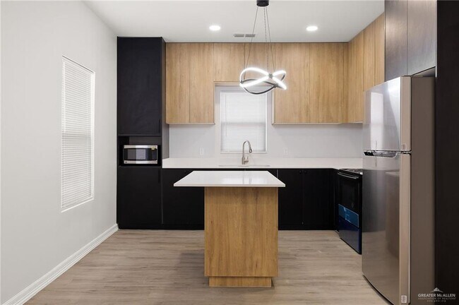 Foto del edificio - 17 Larkspur Ave