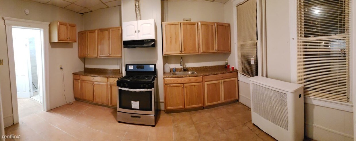 Building Photo - 3 br, 1 bath  - 610 57th St 1