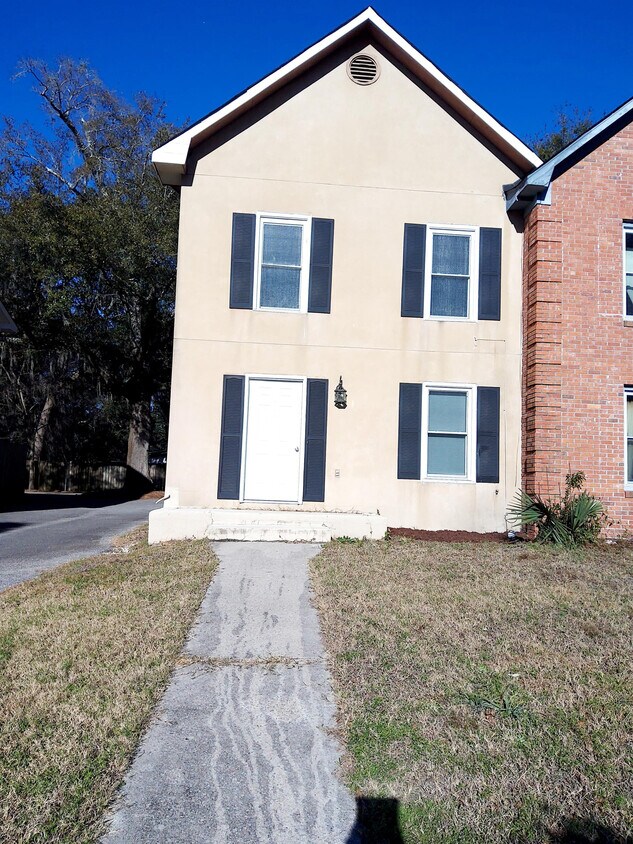 Primary Photo - 1086 Shadow Dr