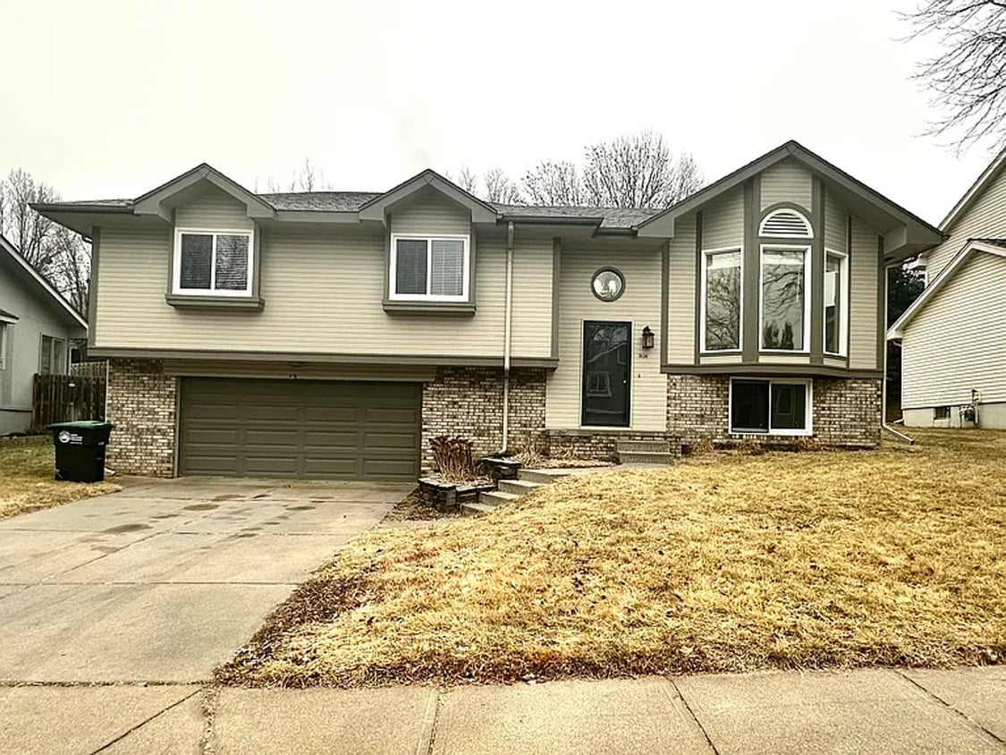 Photo - 1317 N 159th St - Spacious 3BR Millard Highlands Home – Move-In Ready!