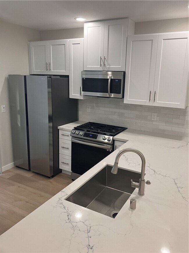 Foto del edificio - 4405 Hungerford St