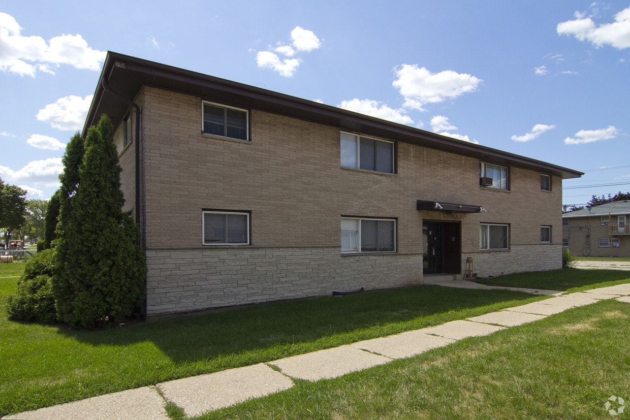 Building Photo - 5469 N 91st St
