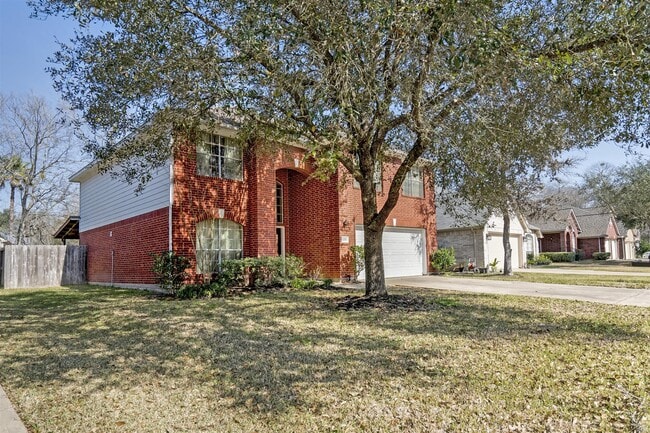 Foto del edificio - 16350 Mellow Oaks Ln