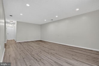 Building Photo - 6929 Clearwind Ct