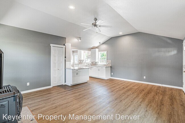 Foto del edificio - 2 br, 1 bath House - 6405 W Jefferson Pl