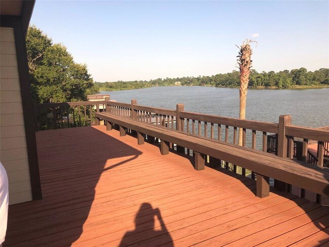 Building Photo - 21627 Rio Villa Dr