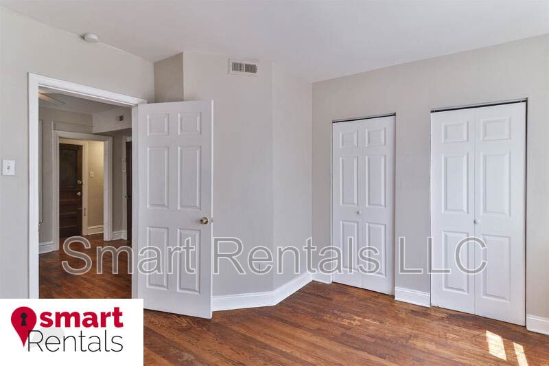 Foto principal - 3805 Keokuk St