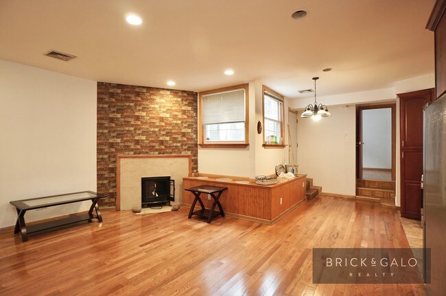 Foto del edificio - 39 Marble Hill Ave