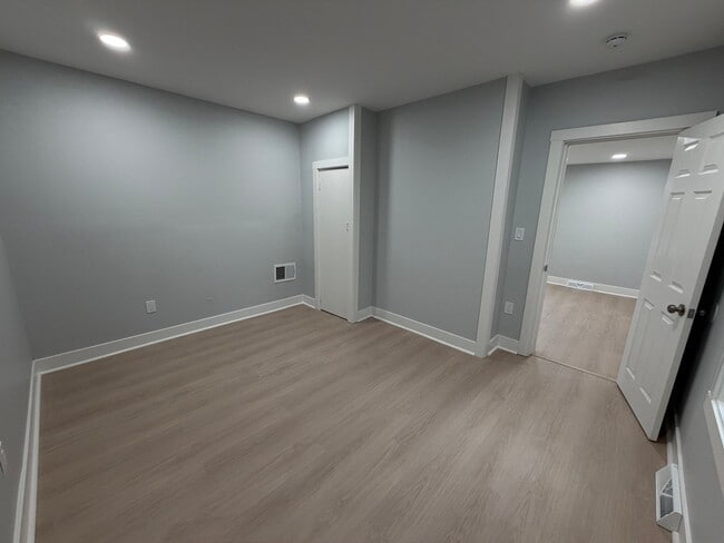 Building Photo - 1115 Fairdale St