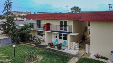 Building Photo - 3433 S Peninsula Dr