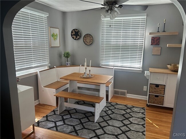 Building Photo - 805 4th St