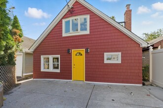 Building Photo - 132A Raymond St