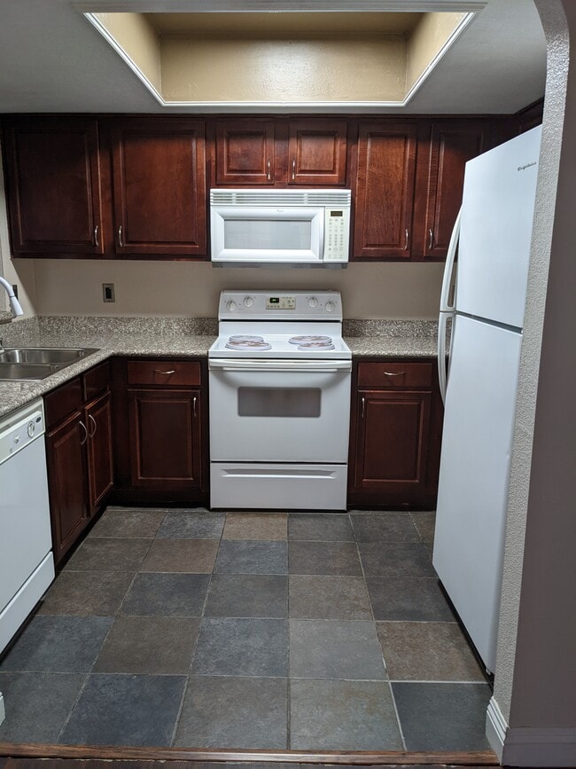 Building Photo - 111 Bass Dr