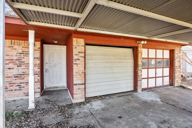 Building Photo - 17114 Sunshine St