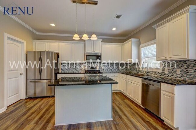 Building Photo - Now Available! 5 bedroom 3 baths