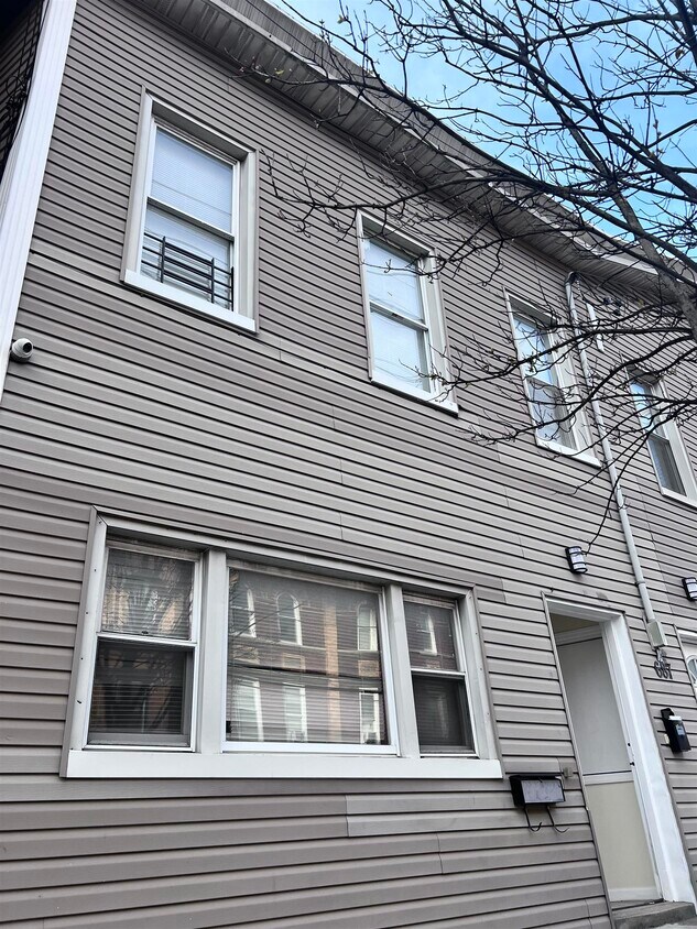 687 Summit Ave Unit 1, Jersey City, NJ 07306 Condo for Rent in Jersey