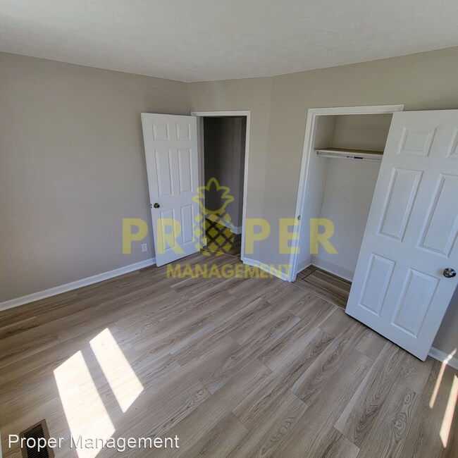 Foto del edificio - 4 br, 1 bath House - 4421 Genesee Avenue