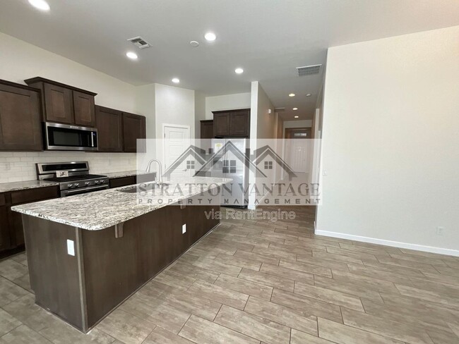 Building Photo - 10155 E Naranja Ave