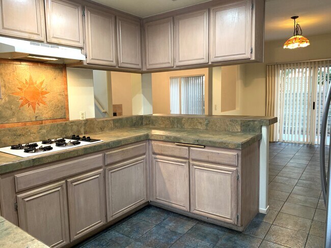 Building Photo - 18316 1/2 Keswick St