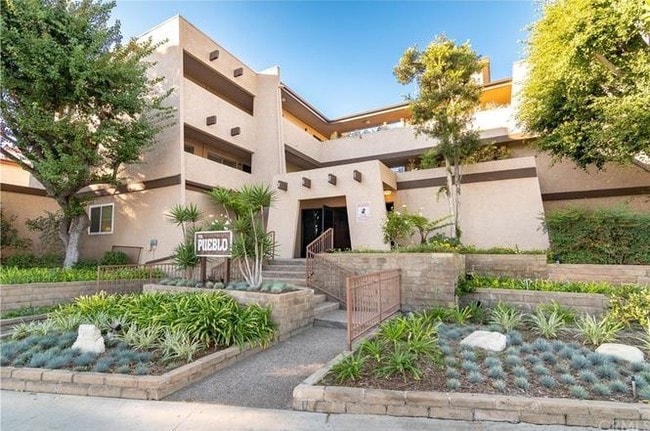 Pueblo Gardena - 2501 W Redondo Beach Blvd