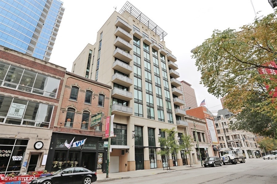 Primary Photo - 744 N Clark St