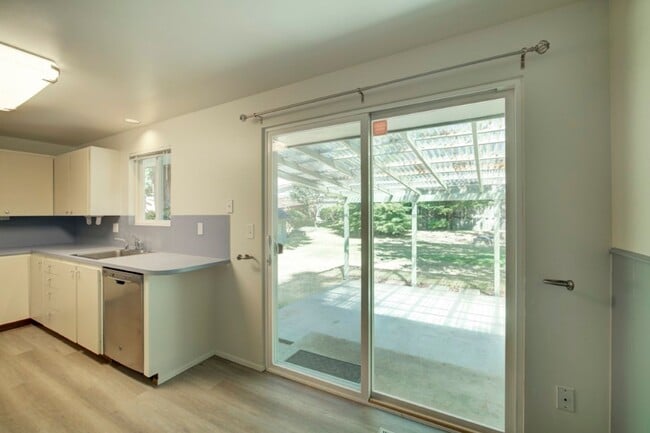 Foto del edificio - 3Bd/1.75Ba Kirkland House
