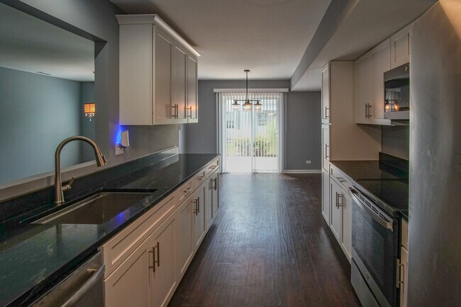 Building Photo - 2671 Stanton Ct
