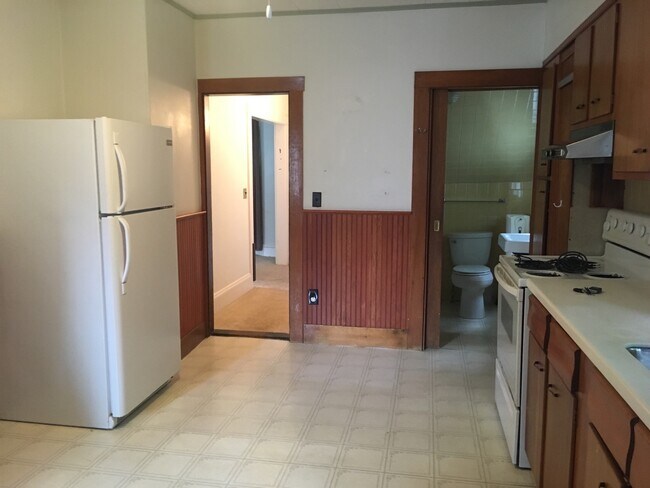 Kitchen - 1 Brightside Ave
