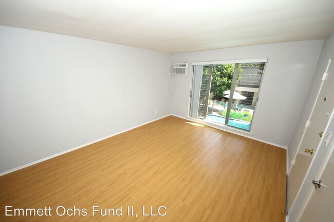 Building Photo - 8221 De Longpre Ave